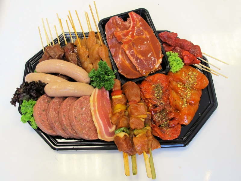 boucherie-GONFARON-min_bbq_butcher_shop_supermarket_meal_party-766127